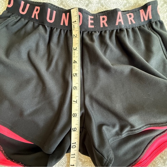 Under Armour Black & Pink HeatGear Athletic Shorts Size XS - Picture 6 of 7